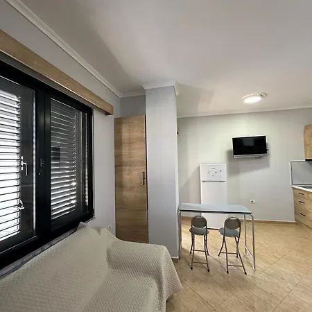 Roses Place Golem (Tirana)