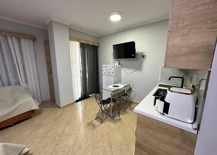 Roses Place Голем