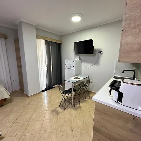 Roses Place Golem (Tirana)